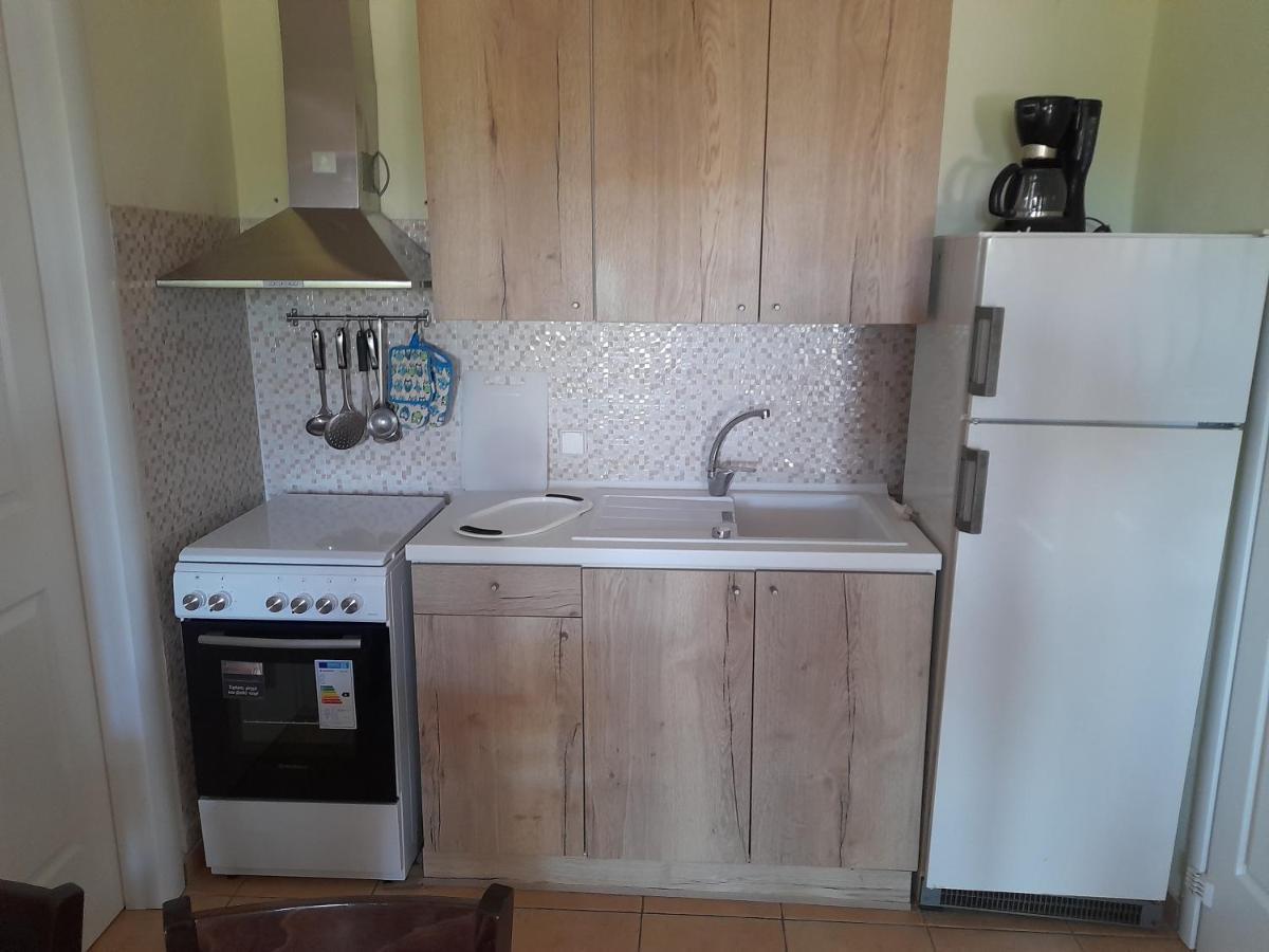 "Klio" Appartment Nikiti  Luaran gambar